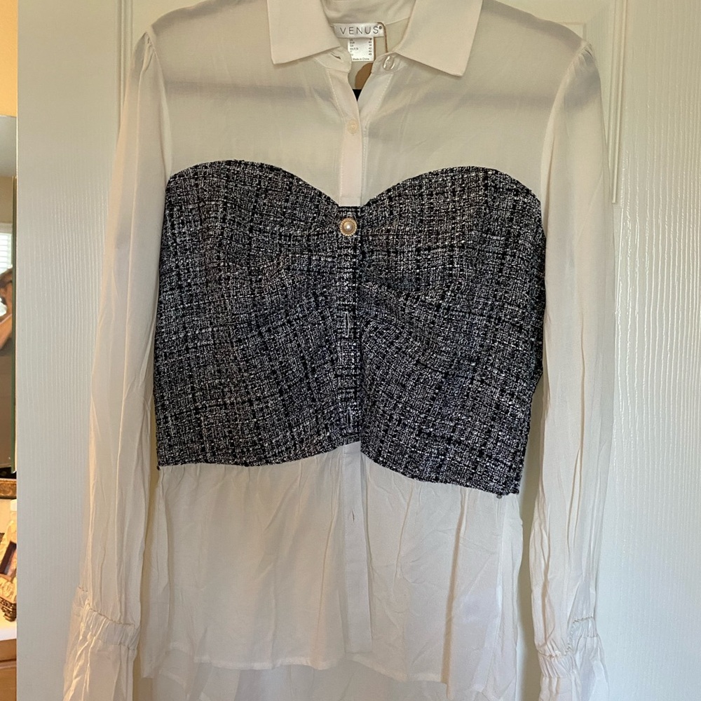 VENUS Black and White Long Sleeve Button Down Blouse